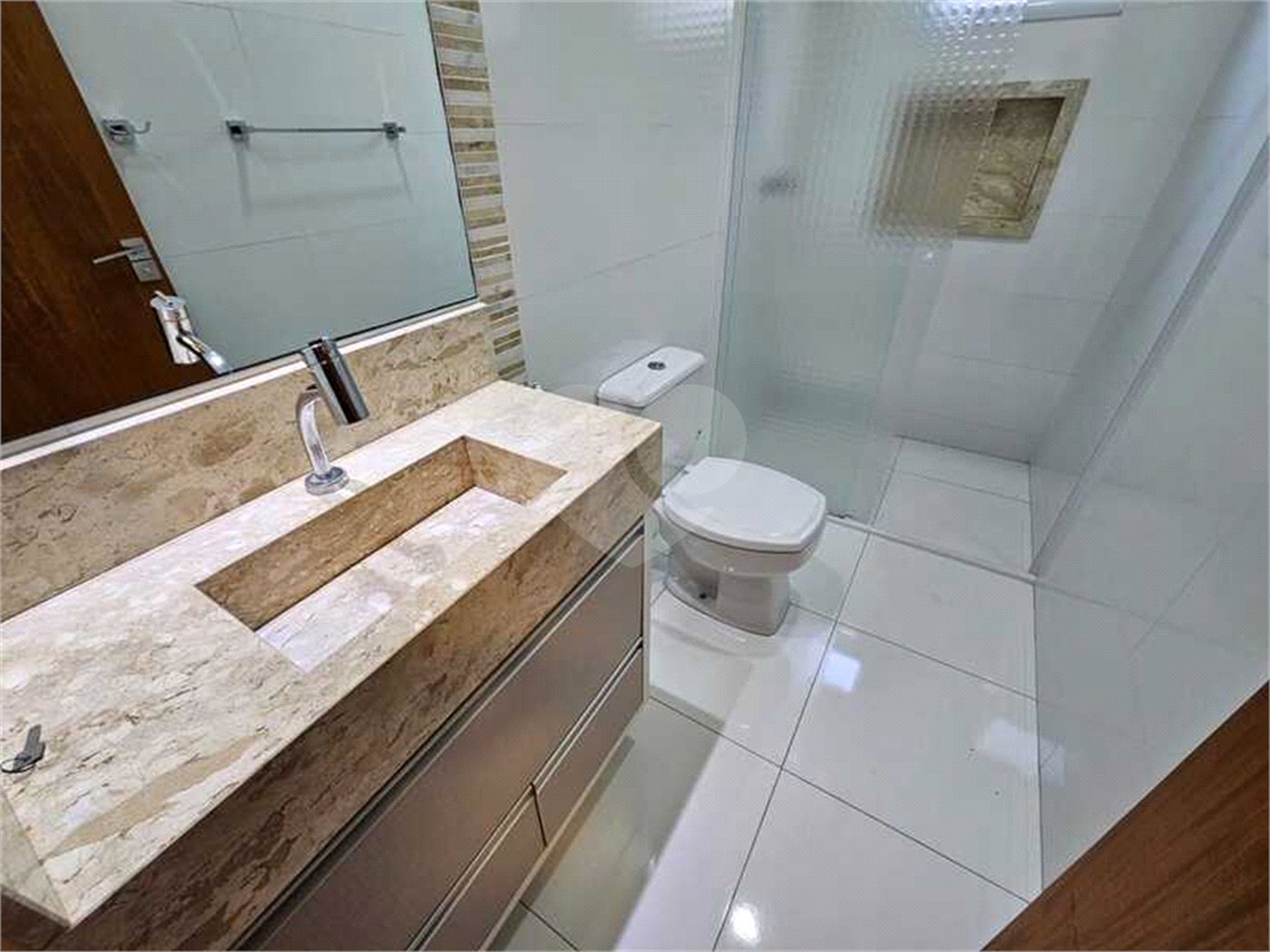 Casa à venda com 3 quartos, sendo 1 suíte, no condomínio Vista Verde, Indaiatuba - SP