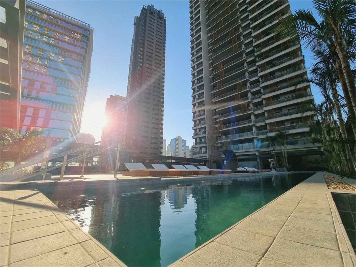 Apartamento à venda ou para alugar com 3 quartos, sendo 1 suíte,  em Jardim das Acácias, São Paulo, SP
