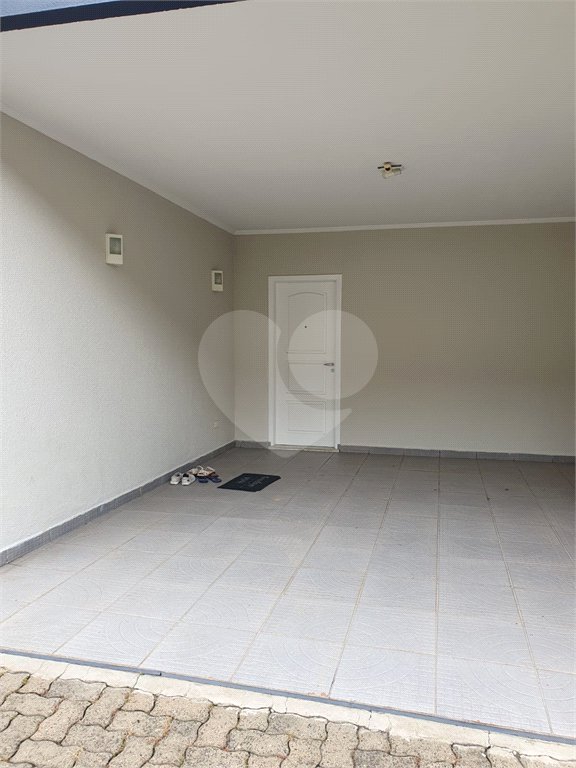 Casa à venda com 2 quartos, sendo 1 suíte,  no condomínio Flamboyant, São Paulo - SP