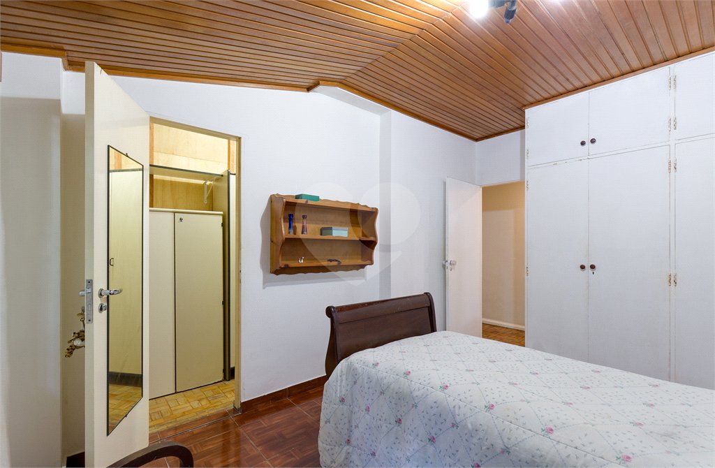 Casa Térrea à venda com 5 quartos, sendo 2 suítes, em Alto da Boa Vista, São Paulo, SP