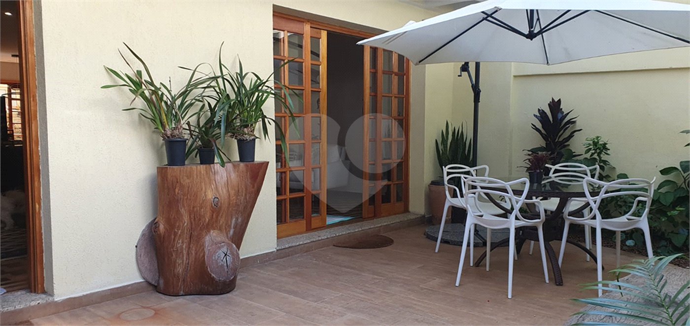 Sobrado à venda com 4 quartos, sendo 2 suítes, em Granja Julieta, São Paulo, SP