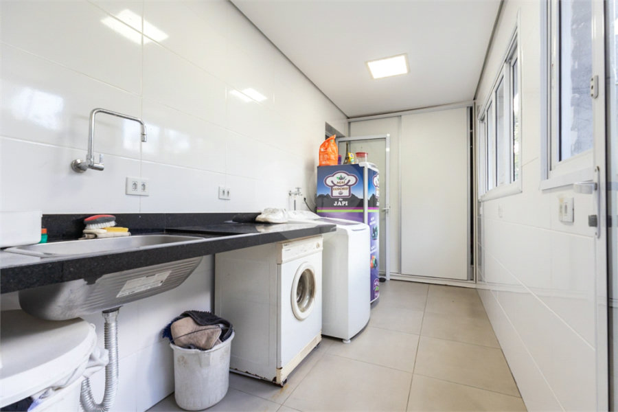 Casa à venda com 4 suítes no condomínio Villa Castanheira, São Paulo - SP
