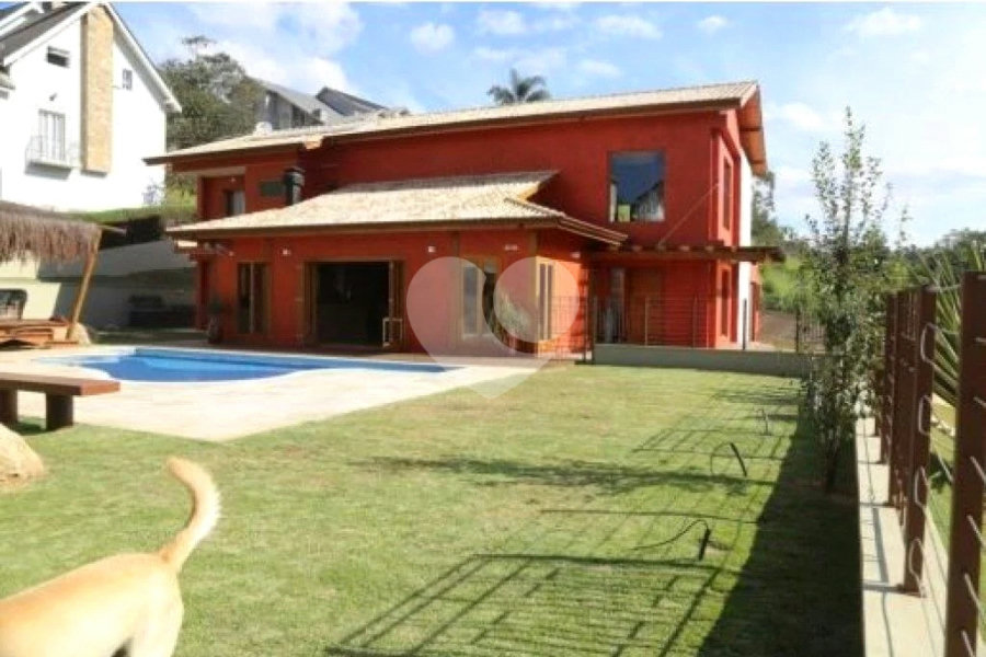 Casa à venda com 4 suítes no condomínio Suíça da Cantareira, Mairiporã - SP