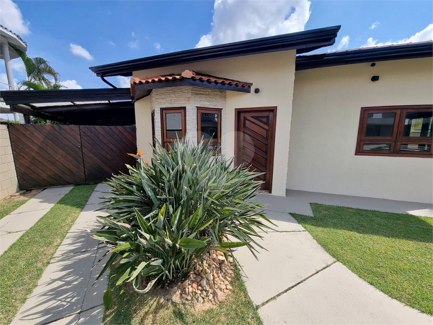 Casa à venda ou para alugar com 3 quartos, sendo 1 suíte, no condomínio Terras de Vinhedo, Vinhedo - SP