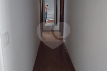 Casa à venda com 5 quartos, sendo 4 suítes, no condomínio Clube Florada Suzano, Suzano - SP