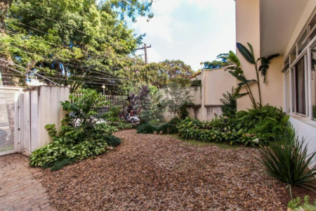 Casa à venda com 4 quartos, sendo 2 suítes, em Brooklin, São Paulo, SP