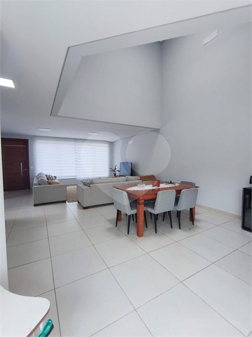 Casa à venda com 3 suítes no condomínio Piemonte, Vinhedo - SP