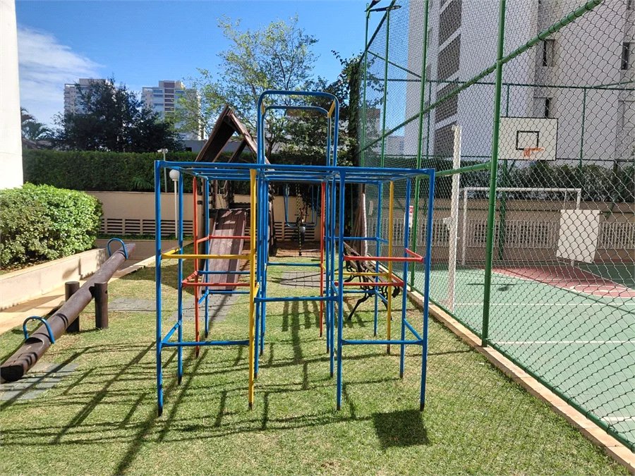 Apartamento à venda com 3 quartos, sendo 1 suíte,  em Vila Romana, São Paulo, SP