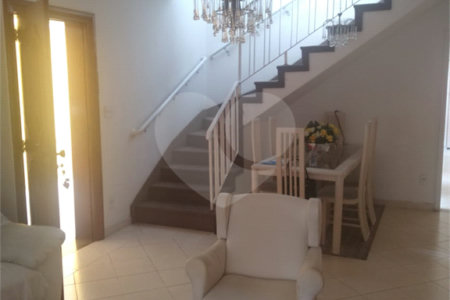 Casa à venda com 4 quartos, sendo 1 suíte,  em Vila Gustavo, São Paulo, SP