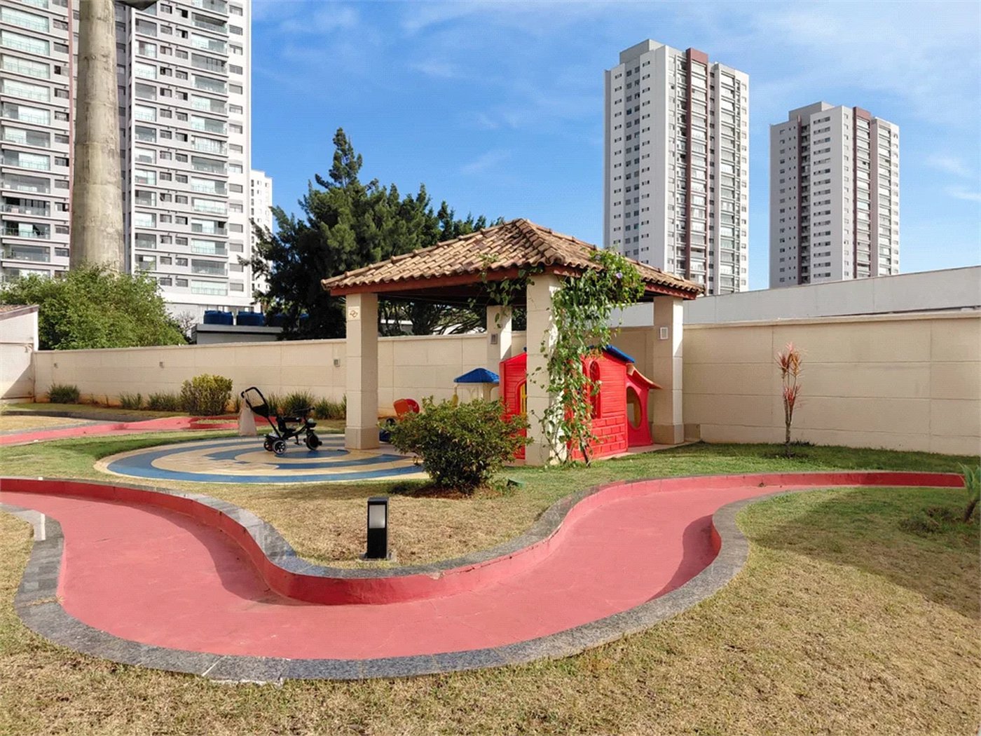 Apartamento à venda com 3 quartos, sendo 1 suíte, em Lapa, São Paulo, SP