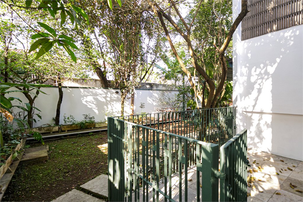 Sobrado à venda com 3 quartos, sendo 1 suíte,  em Granja Julieta, São Paulo, SP