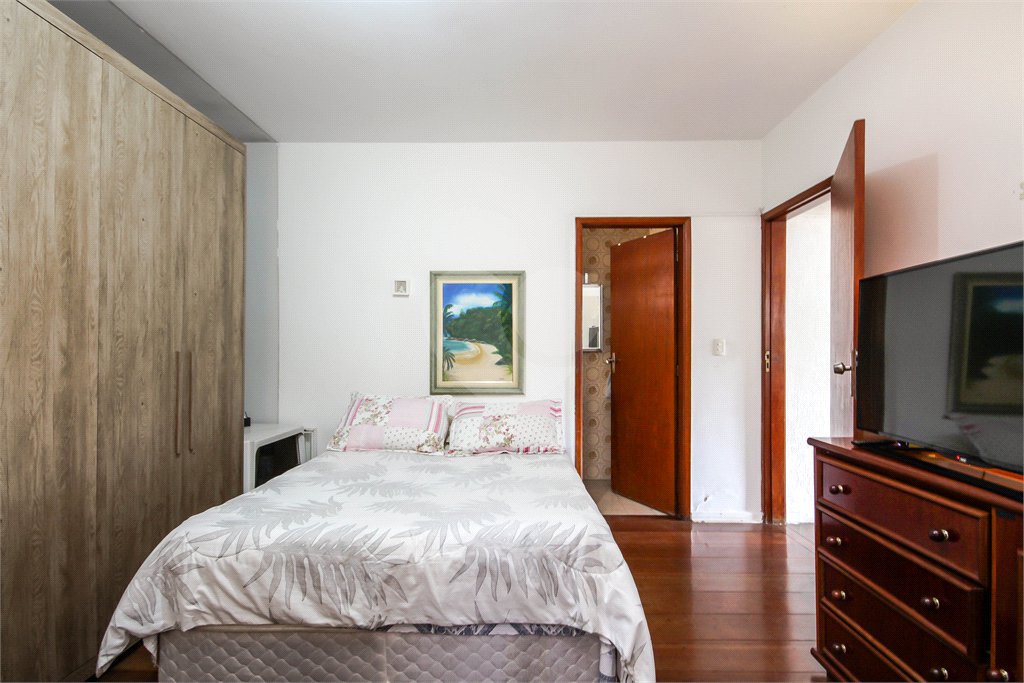 Sobrado à venda com 3 quartos, sendo 2 suítes, em Vila Clarice, São Paulo, SP