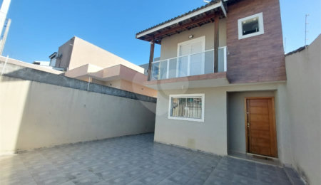 Sobrado à venda com 2 suítes em Nova Cerejeira, Atibaia, SP