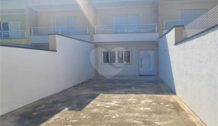Sobrado à venda com 2 suítes em Jardim Nely, Indaiatuba, SP