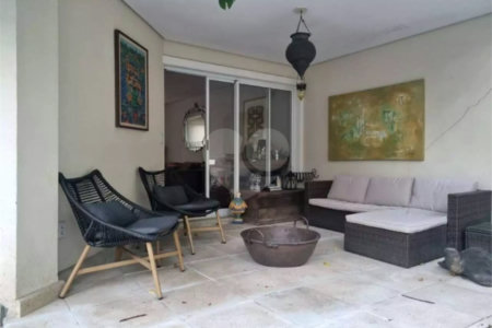 Casa à venda com 3 suítes no condomínio Solares Vila Europa, São Paulo - SP