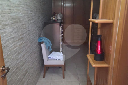 Sobrado à venda com 4 quartos, sendo 1 suíte, em Vila Graciosa, São Paulo, SP