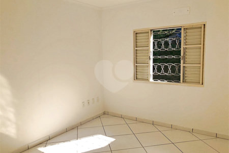 Casa à venda com 4 quartos, sendo 2 suítes, no condomínio Estância Marambaia, Vinhedo - SP
