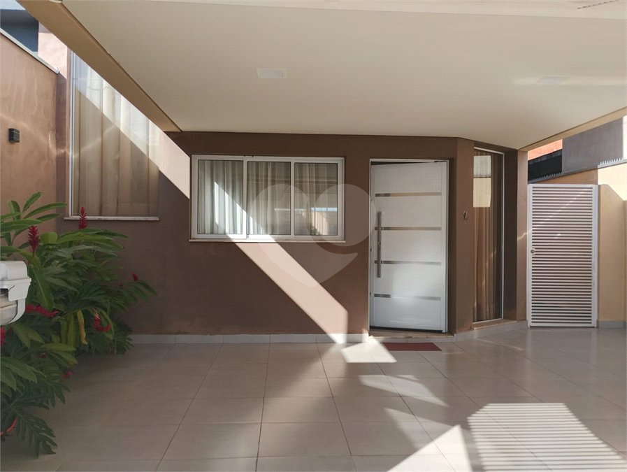 Sobrado à venda com 3 quartos, sendo 1 suíte, em Parque Barnabé, Indaiatuba, SP