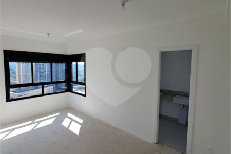 Apartamento à venda com 3 suítes, em Alphagran Alphaville, Barueri, SP