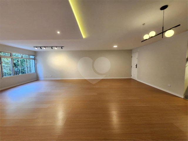 Apartamento à venda com 4 quartos, sendo 1 suíte,  em Pinheiros, São Paulo, SP