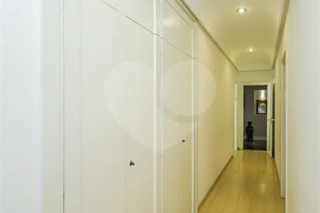 Apartamento á venda em Higienópolis com 212m² 3 dormitórios 1 suíte 2 vagas