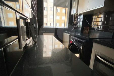 EXCELENTE APARTAMENTO Localizado no bairro do Bom Retiro próximo à Avenida Santos Dumont, com acesso