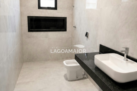 Casa à venda com 3 quartos no condomínio Residencial Costa Leste, Três Lagoas - MS