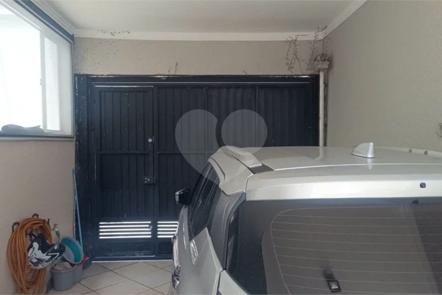 Ótimo sobrado à venda, ao lado do Roldão na Av. Cupece.