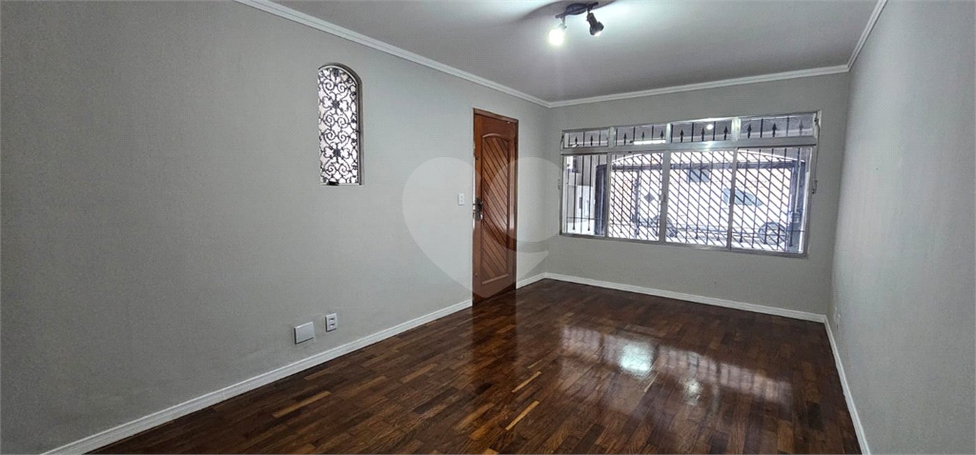 Sobrado à venda com 3 quartos, sendo 2 suítes, em Ferreira, São Paulo, SP