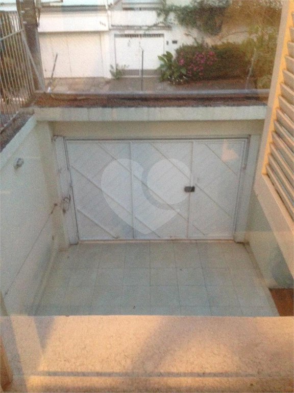 Sobrado à venda com 4 quartos, sendo 1 suíte, em Jardim Novo Mundo, São Paulo, SP