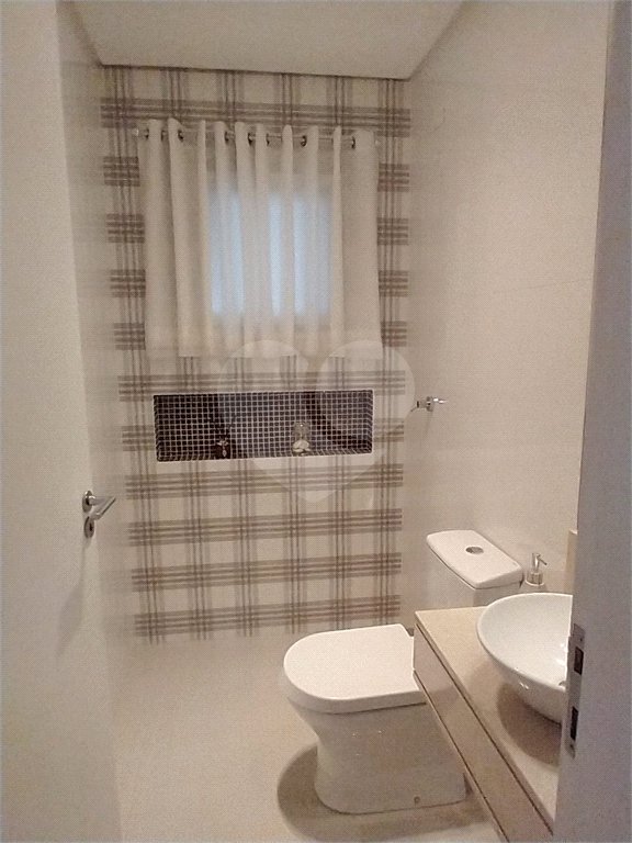 Sobrado à venda com 3 quartos, sendo 1 suíte, em Vila Pita, São Paulo, SP