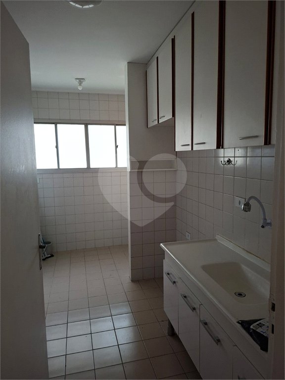 Apartamento à venda com 2 quartos em Parque Maria Domitila, São Paulo, SP