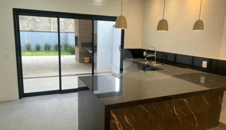 Casa para alugar com 3 quartos, sendo 1 suíte, em Residencial Vila Victoria, Itupeva, SP