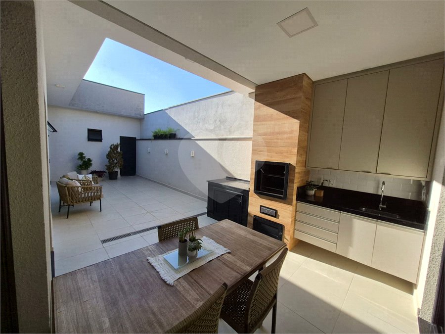 Casa à venda com 3 quartos, sendo 1 suíte,  no condomínio Mantova, Indaiatuba - SP
