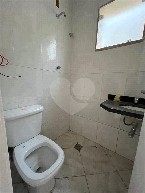 Casa à venda com 4 quartos, sendo 2 suítes, no condomínio Pedra Mar, Rio de Janeiro - RJ