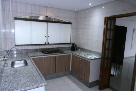 Sobrado à venda ou para alugar com 4 quartos, sendo 1 suíte,  em Vila Butantã, São Paulo, SP