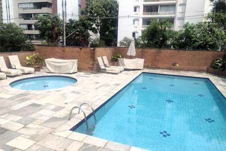 Apartamento à venda com 3 quartos, sendo 1 suíte, em Real Parque, São Paulo, SP
