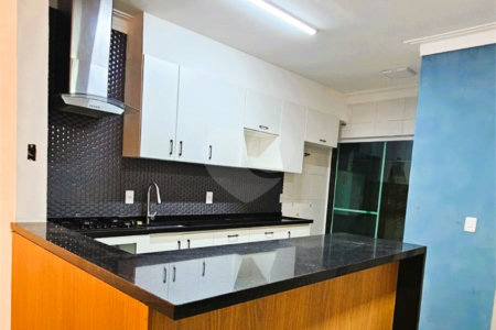 Casa à venda com 3 quartos, sendo 1 suíte, no condomínio Viva Vida, Sorocaba - SP