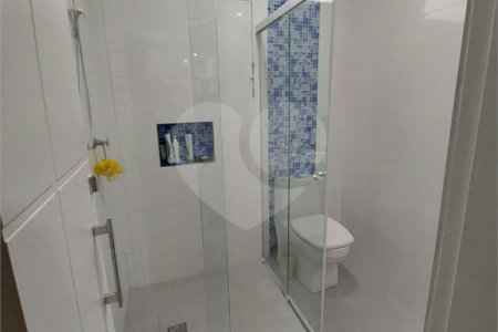 Sobrado à venda com 3 quartos, sendo 1 suíte, em Vila Nova Socorro, Mogi das Cruzes, SP