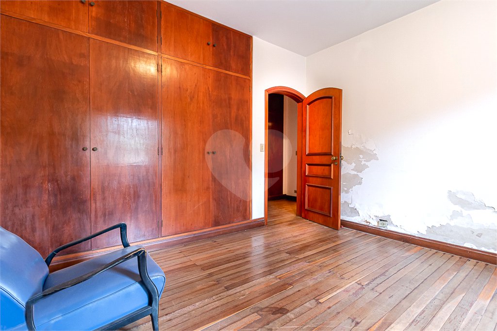 Casa Térrea à venda com 3 suítes em Jardim dos Estados, São Paulo, SP