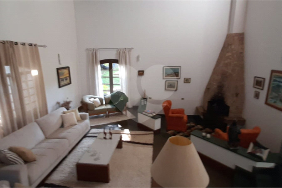 Casa à venda com 3 quartos, sendo 1 suíte, no condomínio Sausalito, Mairiporã - SP