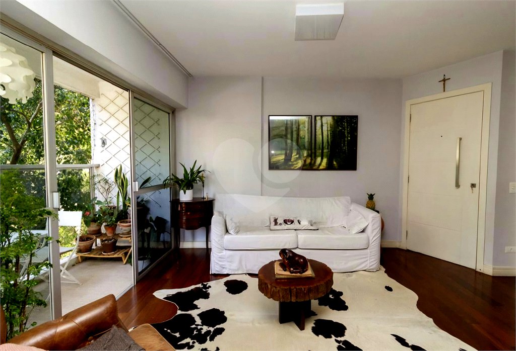 Apartamento à venda com 3 quartos, sendo 2 suítes,  em Pinheiros, São Paulo, SP
