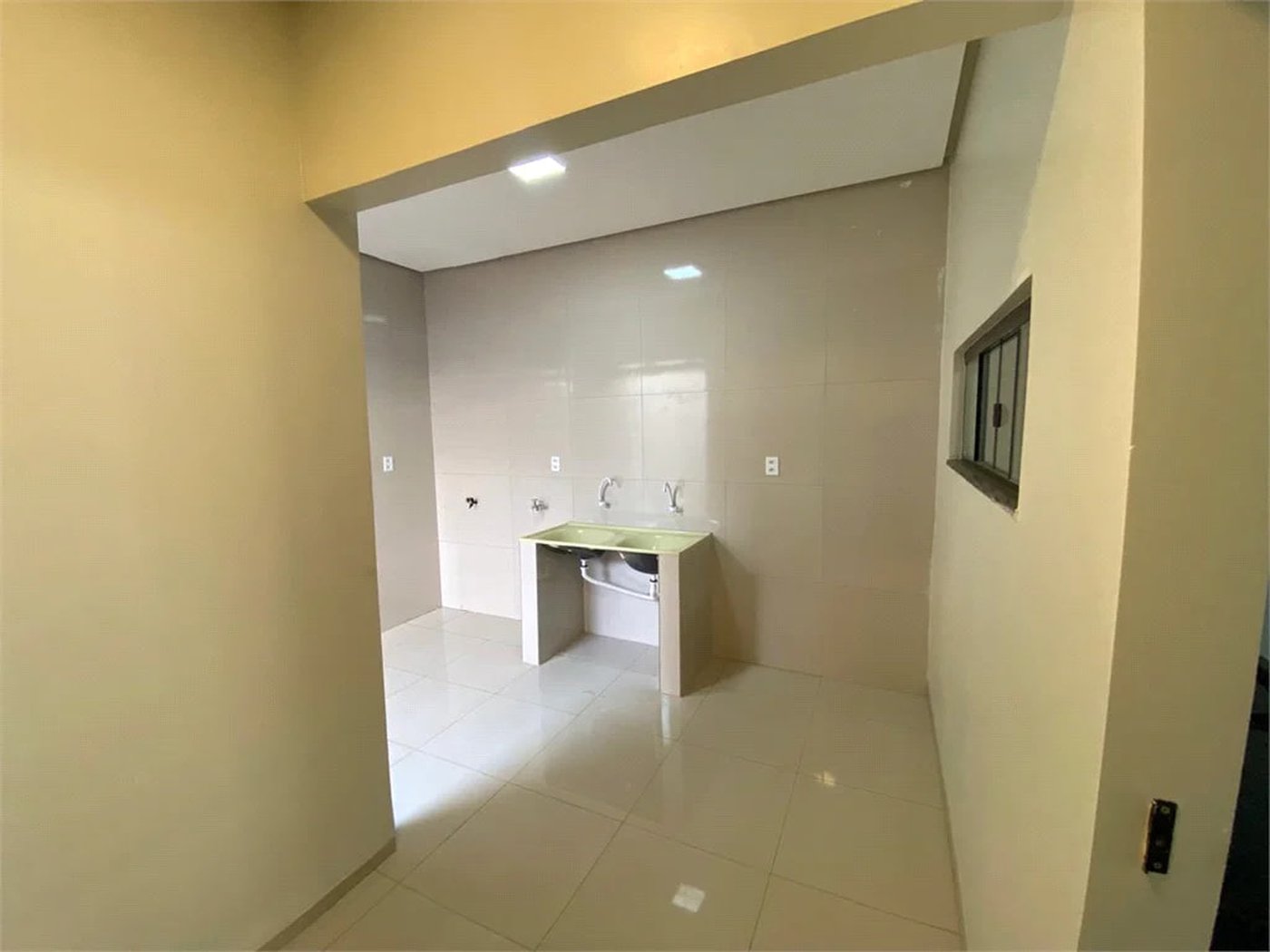 Casa à venda com 3 quartos, sendo 1 suíte, em Catumbi, Balsas, MA