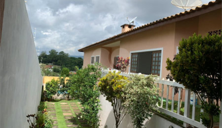 Casa à venda com 3 quartos, sendo 1 suíte,  em Loteamento Vale das Flores, Atibaia, SP
