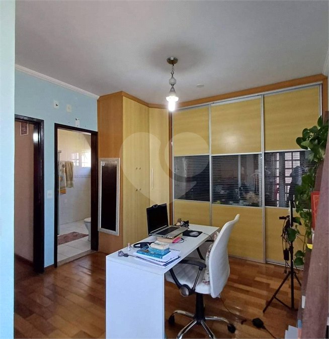 Casa à venda com 4 quartos, sendo 2 suítes,  em Vila Oliveira, Mogi das Cruzes, SP