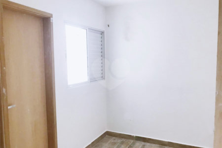 Casa à venda com 2 suítes no condomínio Residence Adelina, São Paulo - SP