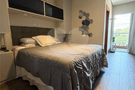 Casa à venda com 3 suítes em Vila Comercial, São Paulo, SP