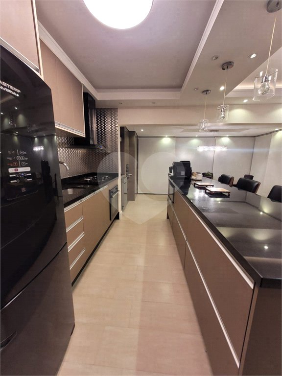Apartamento à venda com 3 quartos, sendo 1 suíte,  em Vila Suissa, Mogi das Cruzes, SP