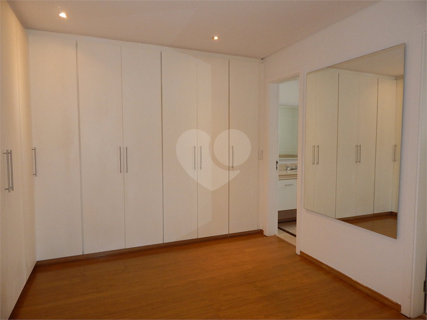 Apartamento à venda com 4 suítes em Moema, São Paulo, SP