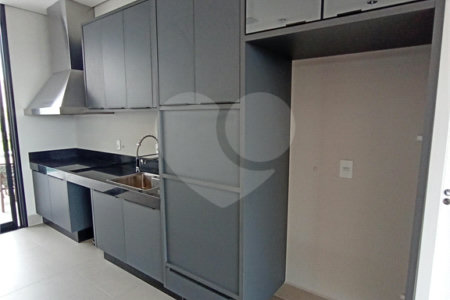 Casa à venda com 4 quartos, sendo 3 suítes,  no condomínio Alphaville Nova Esplanada 3, Votorantim - SP